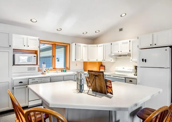 Vance Lake Retreat