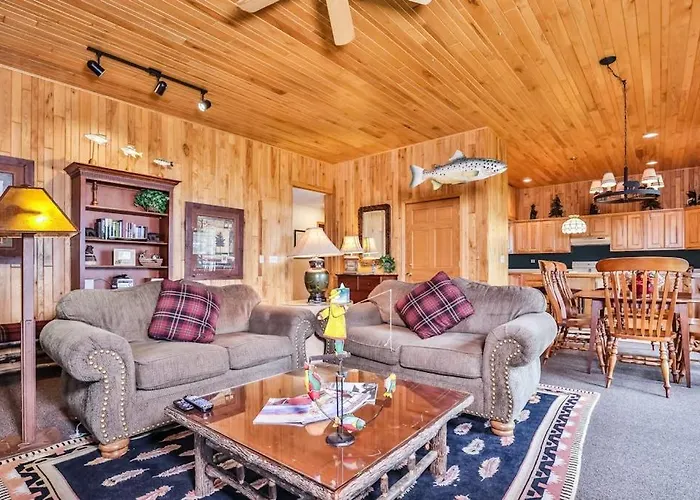 Chippewa Retreat - Lair